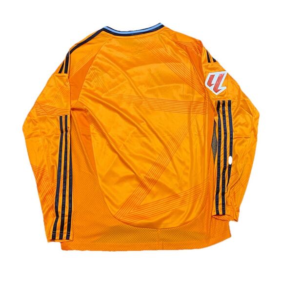 Real Madrid | Men’s Medium Alternative Long-Sleeve Jersey - Picture 2 of 7